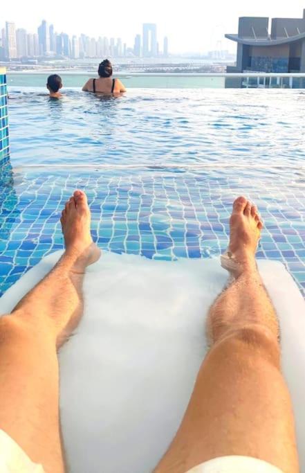 Amazing Apartment With Infinity Pool Dubai Luaran gambar