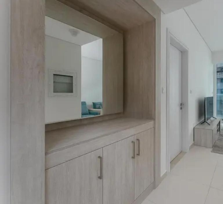 Amazing Apartment With Infinity Pool Dubai Bilik gambar