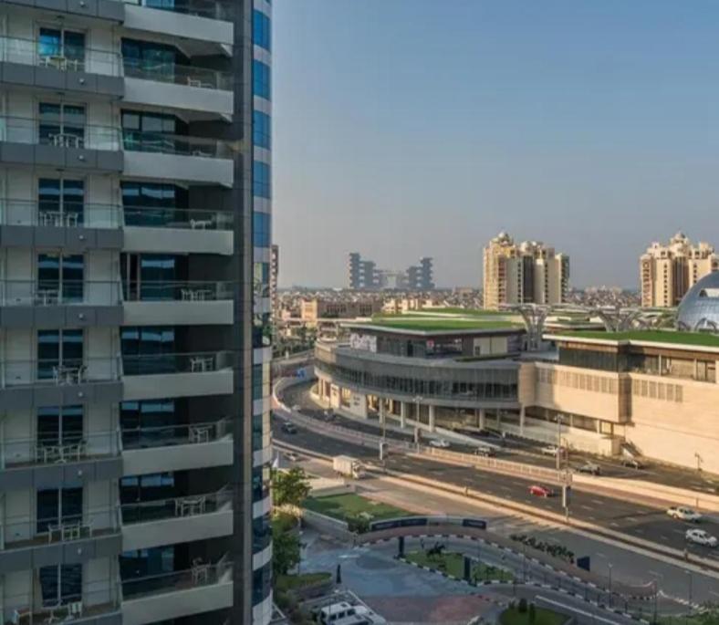 Amazing Apartment With Infinity Pool Dubai Bilik gambar